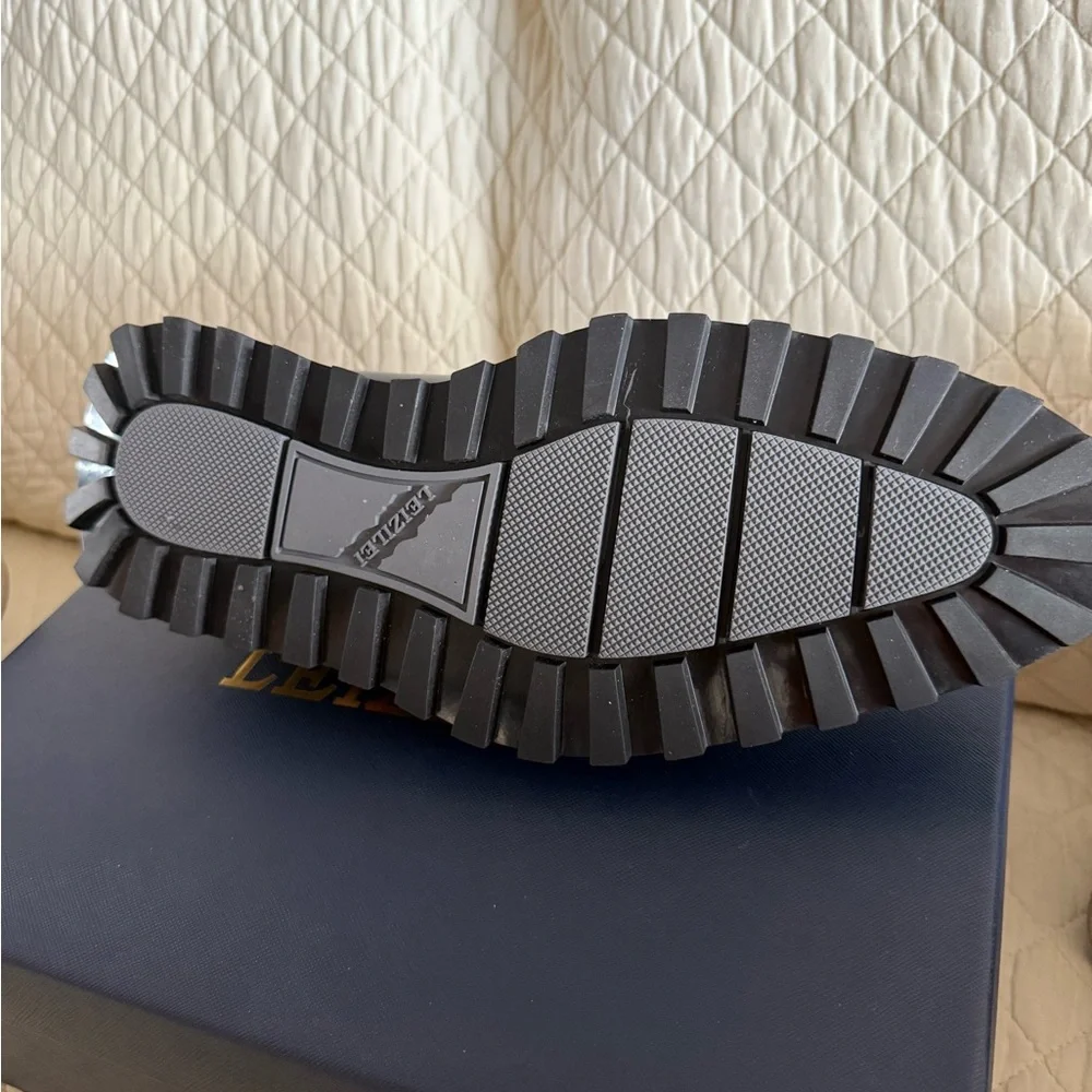 LEIZILEI Black Leather Oxford Shoes with Brogue Detailing - Picture 6 of 12